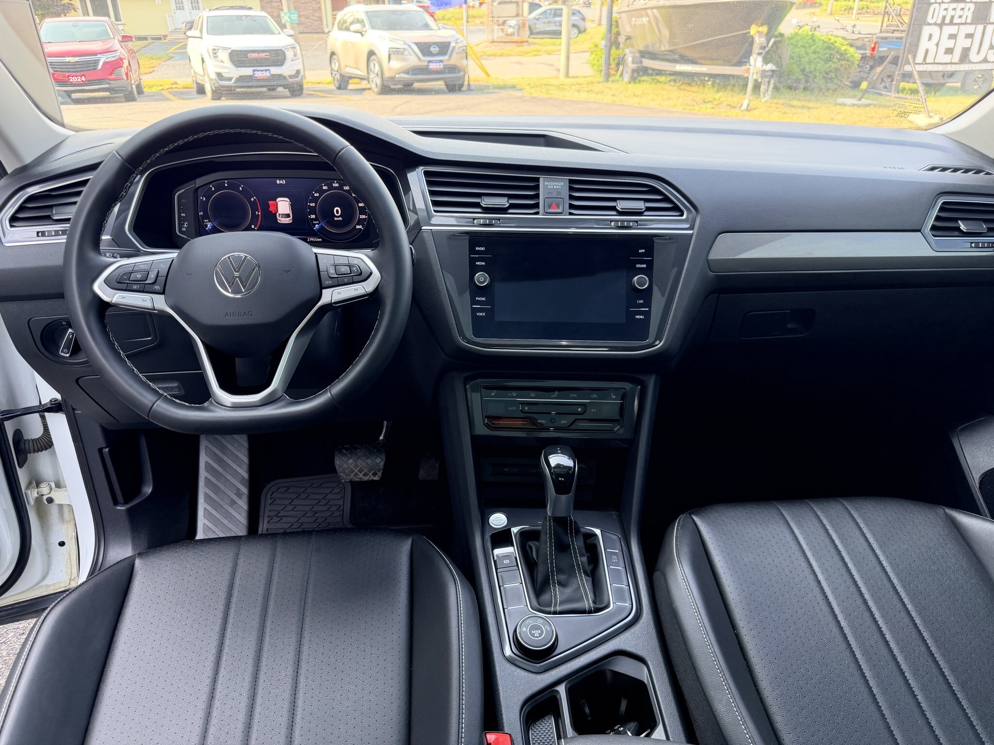 2022 VOLKSWAGEN TIGUAN SE COMFORTLINE AWD W/LEATHER SEATS, HEATED SEATS, SUNROOF, REMOTE START AND REARVIEW CAMERA!!