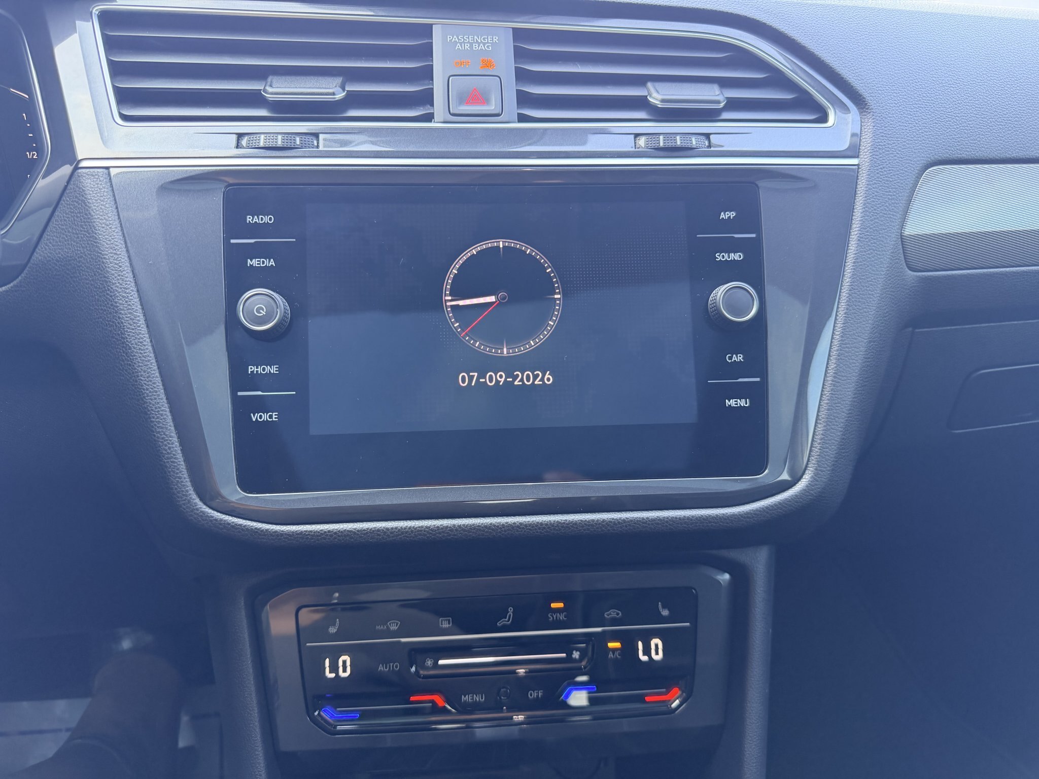 2022 VOLKSWAGEN TIGUAN SE COMFORTLINE AWD W/LEATHER SEATS, HEATED SEATS, SUNROOF, REMOTE START AND REARVIEW CAMERA!!