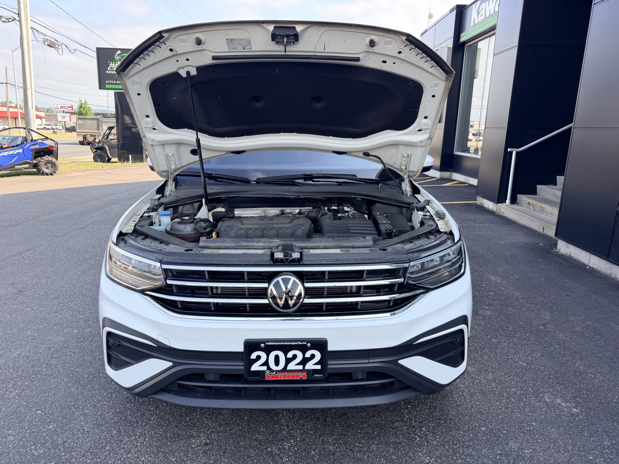 2022 VOLKSWAGEN TIGUAN SE COMFORTLINE AWD W/LEATHER SEATS, HEATED SEATS, SUNROOF, REMOTE START AND REARVIEW CAMERA!!
