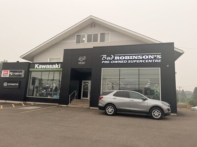 2023 CHEVROLET EQUINOX LT AWD WITH HEATED SEATS, REMOTE START, ONSTAR SERVICES AND REARVIEW CAMERA!!