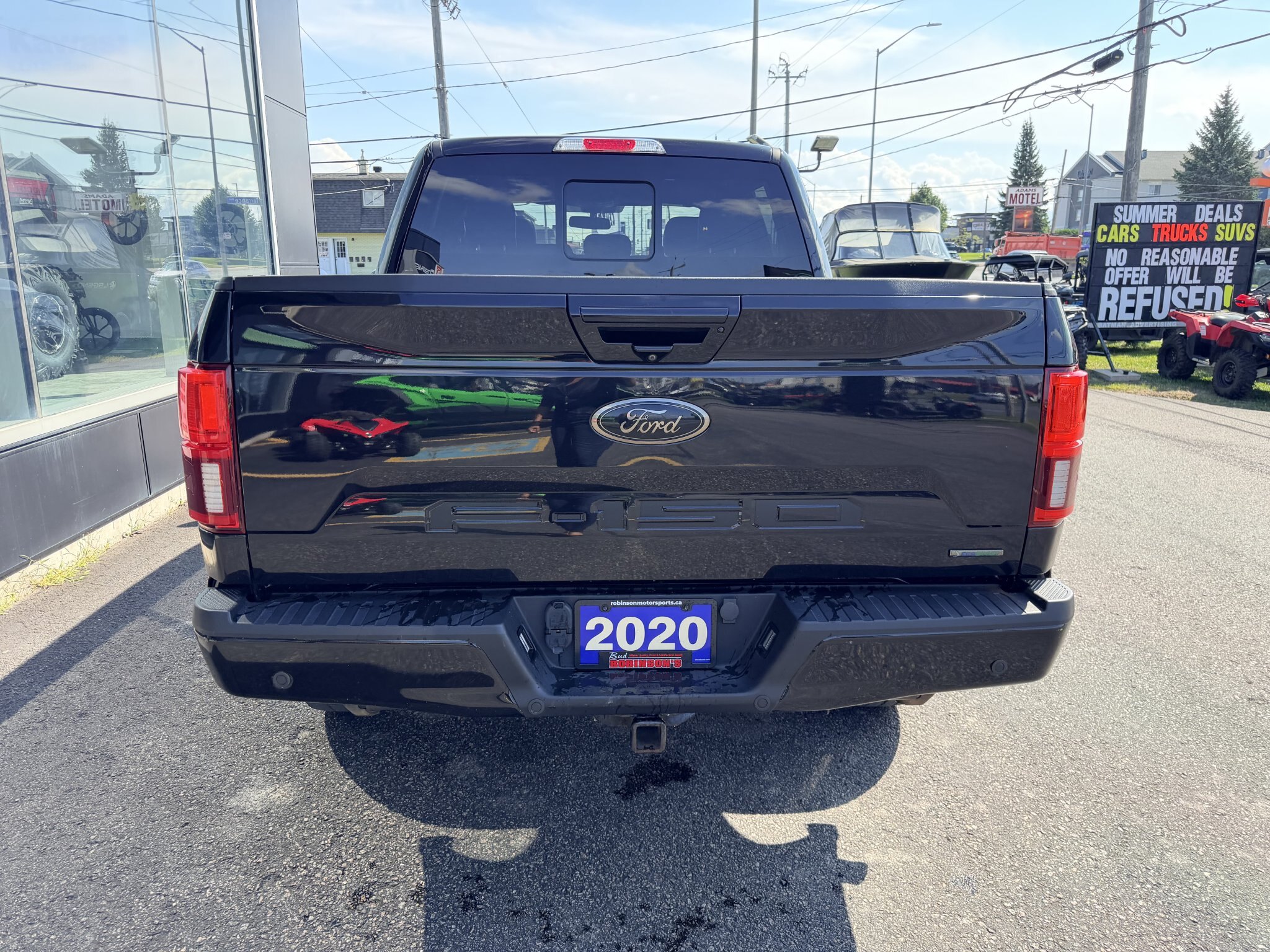 2020 FORD F 150 LARIAT SUPERCREW 4X4 WITH REMOTE START, LEATHER SEATS, HEATED/COOLED SEATS, REARVIEW CAMERA AND NAVIGATION!!