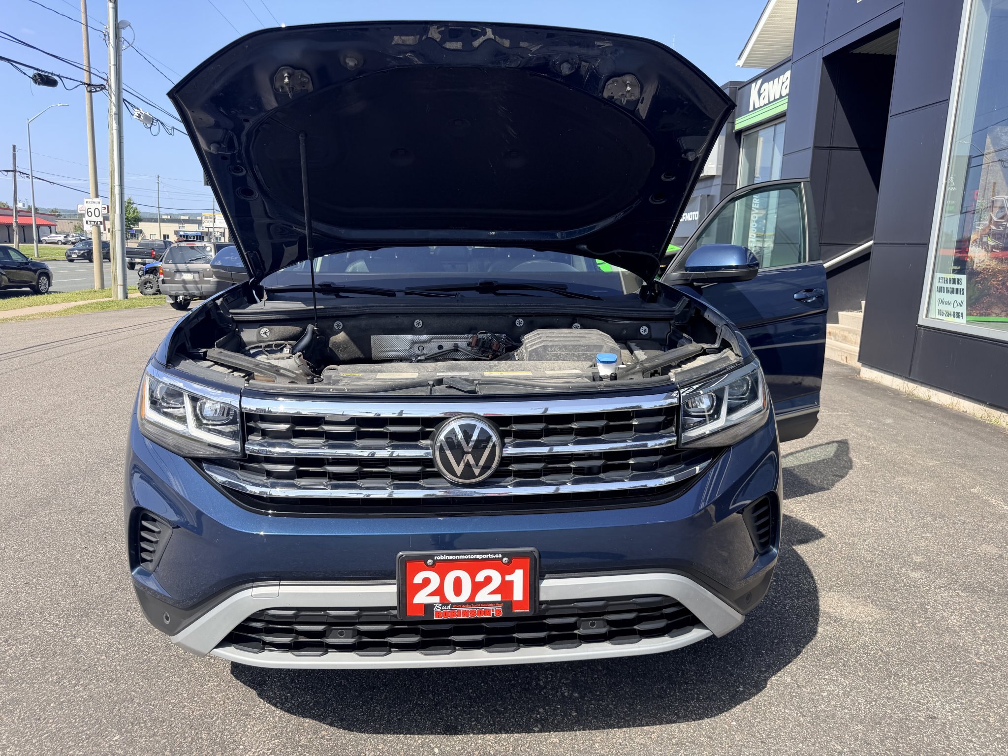 2021 VOLKSWAGEN ATLAS HIGHLINE 4MOTION SEL AWD 7 PASSENGER SEATING W/SUMMER AND WINTER TIRES, REMOTE START, LEATHER SEATS, HEATED/COOLED SEATS, HEATED STEERING WHEEL, SUNROOF, POWER LIFTGATE, REARVIEW CAMERA AND NAVIGATION!