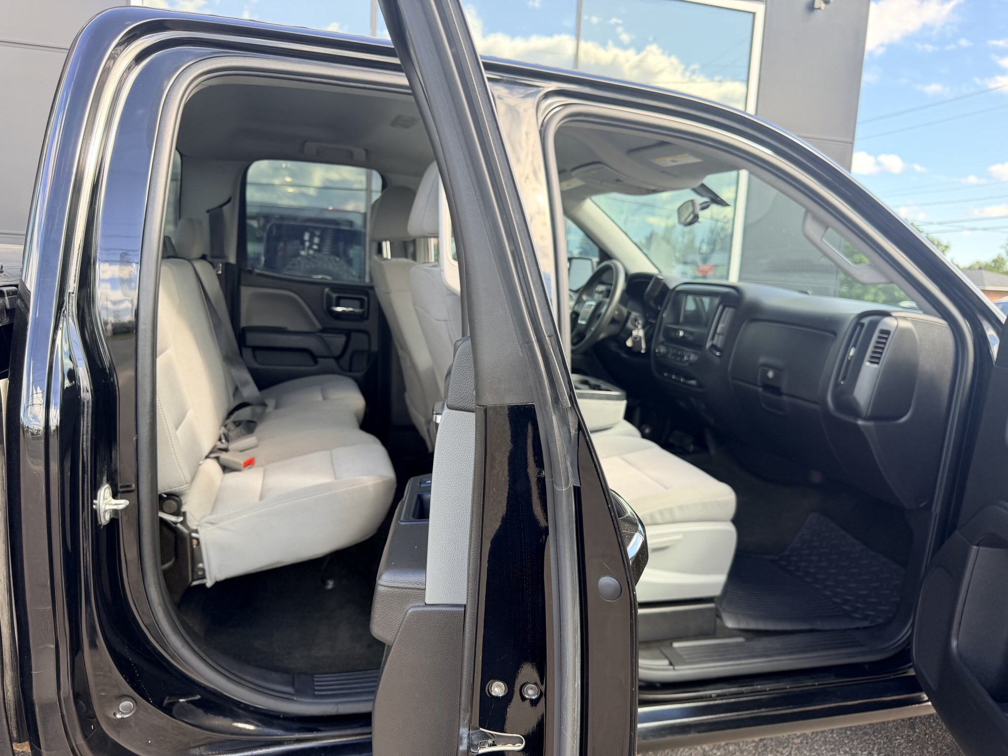2018 GMC SIERRA 4X4 DOUBLE CAB ELEVATION WITH REARVIEW CAMERA AND TONNEAU COVER!