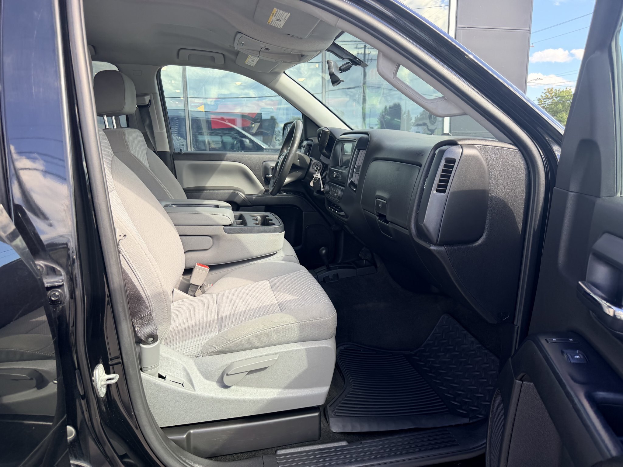 2018 GMC SIERRA 4X4 DOUBLE CAB ELEVATION WITH REARVIEW CAMERA AND TONNEAU COVER!