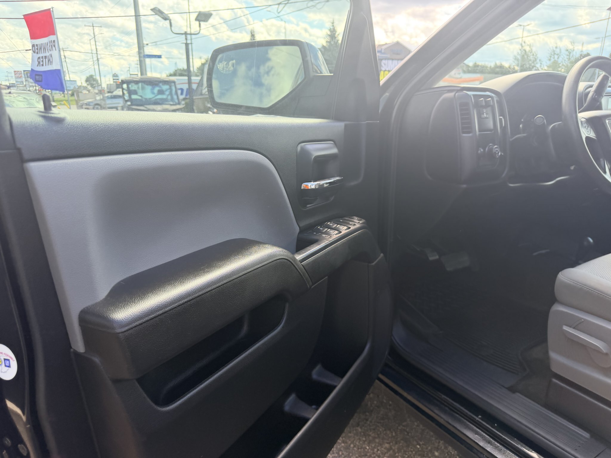2018 GMC SIERRA 4X4 DOUBLE CAB ELEVATION WITH REARVIEW CAMERA AND TONNEAU COVER!