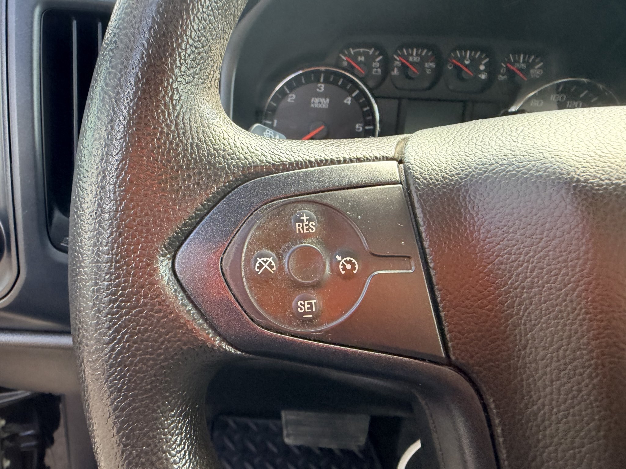 2018 GMC SIERRA 4X4 DOUBLE CAB ELEVATION WITH REARVIEW CAMERA AND TONNEAU COVER!