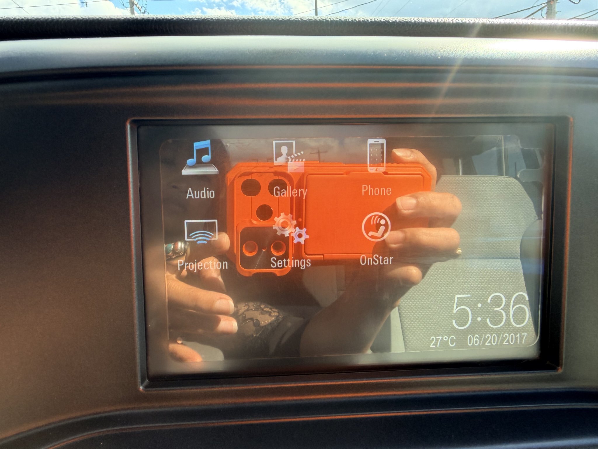 2018 GMC SIERRA 4X4 DOUBLE CAB ELEVATION WITH REARVIEW CAMERA AND TONNEAU COVER!