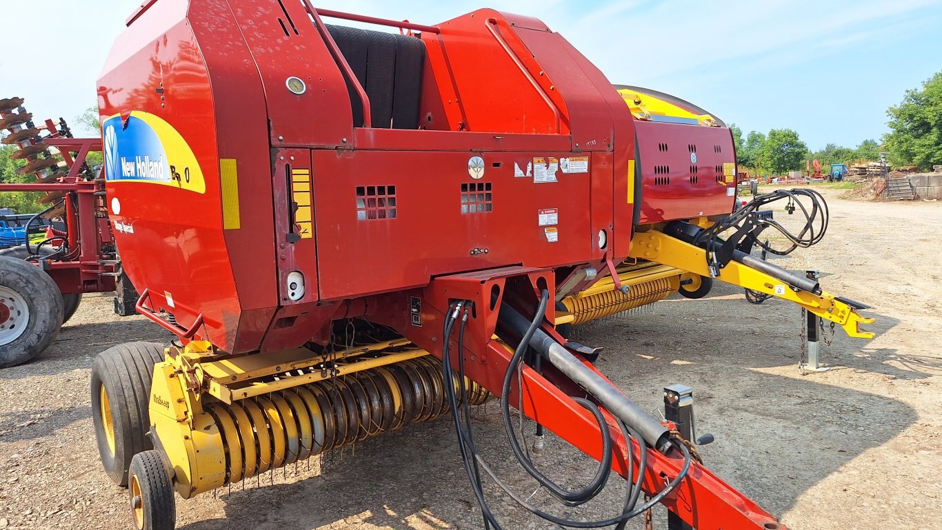 2008 BR 7060 ROUND BALER