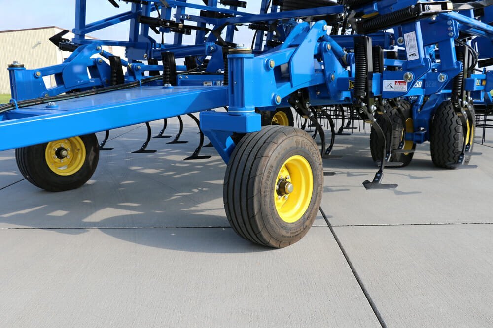 Landoll 9000 SERIES FIELD CULTIVATOR