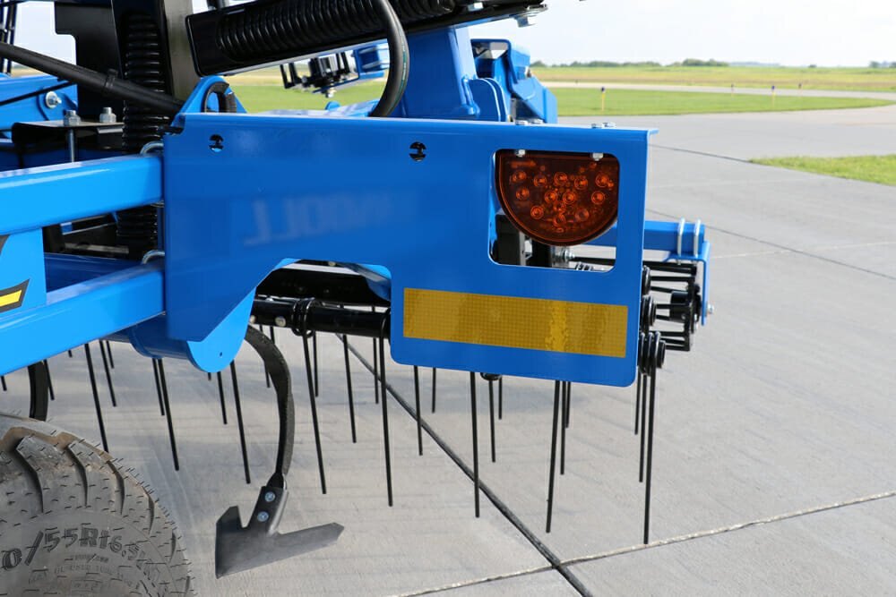 Landoll 9000 SERIES FIELD CULTIVATOR