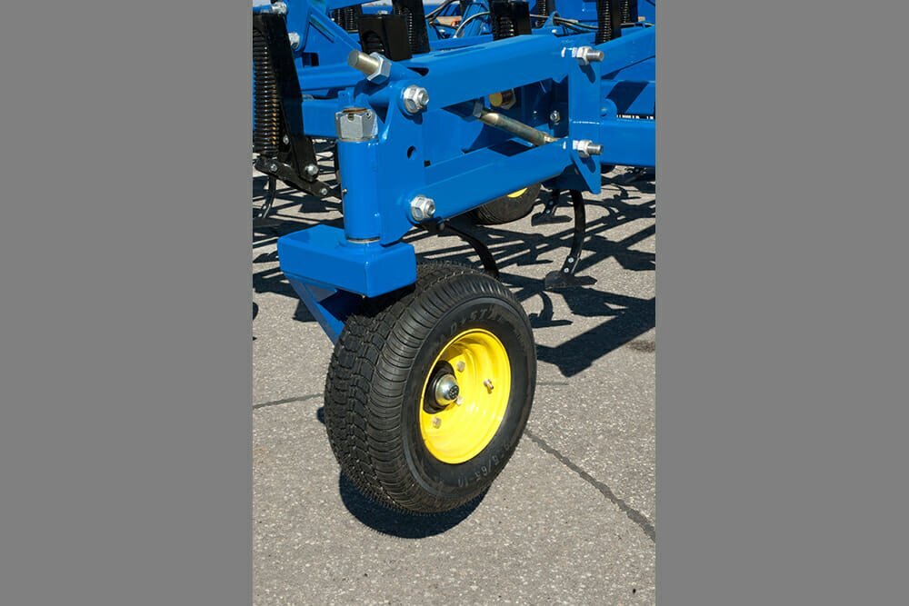 Landoll 9000 SERIES FIELD CULTIVATOR