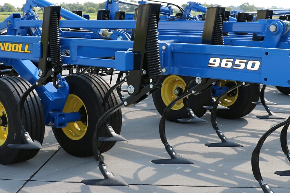 Landoll 9000 SERIES FIELD CULTIVATOR