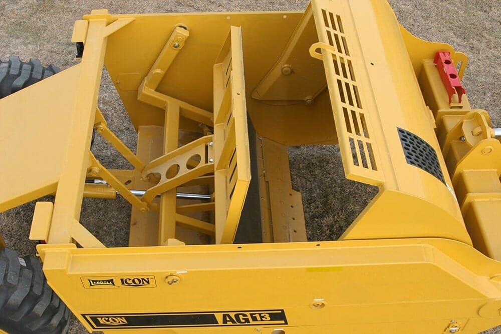 Landoll IAG SERIES SCRAPERS