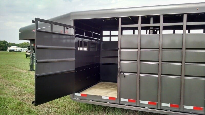 Landoll STANDARD GOOSENECK LIVESTOCK TRAILER