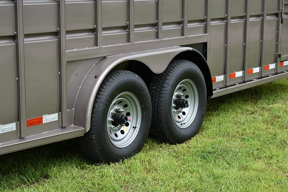 Landoll 7.5 WIDE STANDARD LIVESTOCK TRAILER