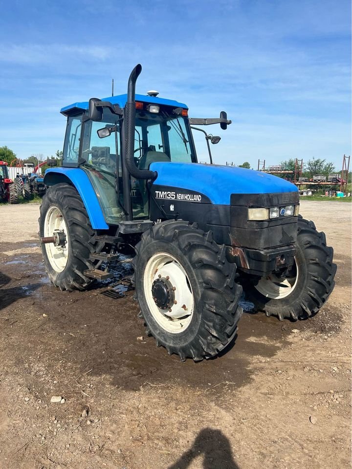 2002 NEW HOLLAND TM135 TRACTOR & CAB (CONSIGN)