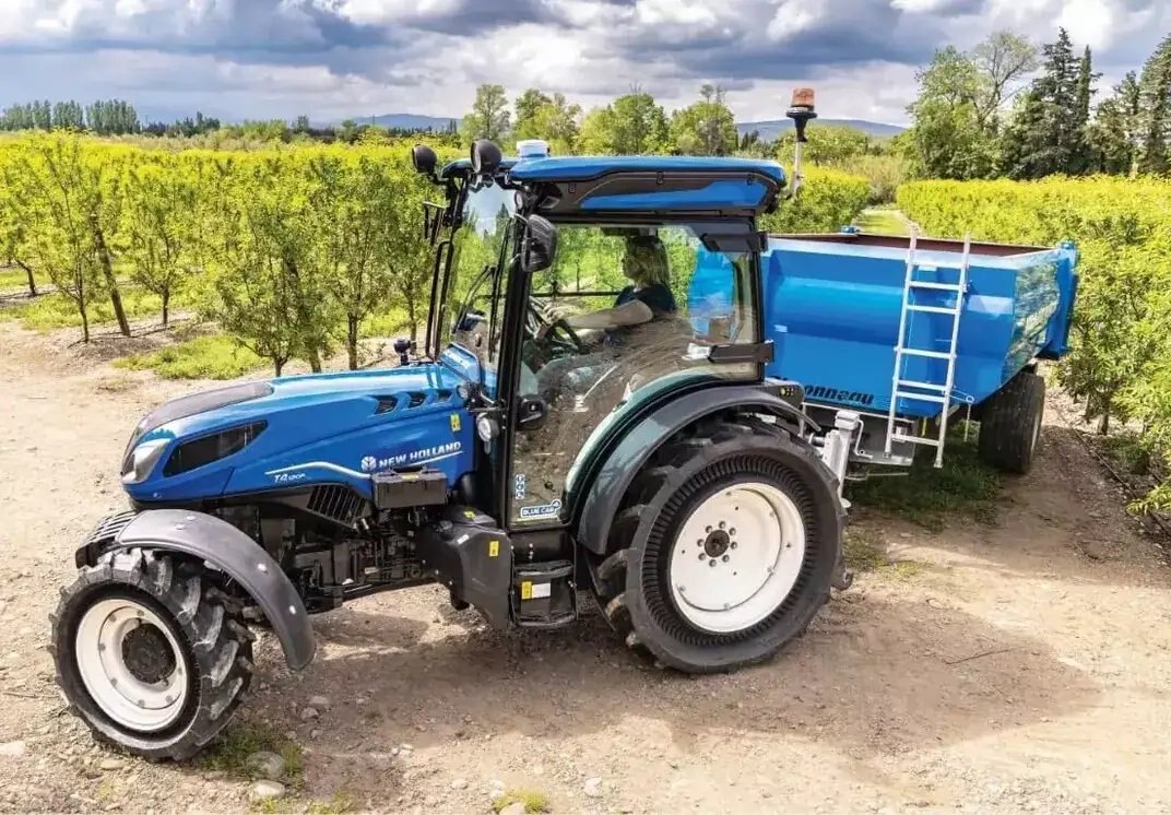 New Holland T4 F/V Specialty Series T4.80F Cab