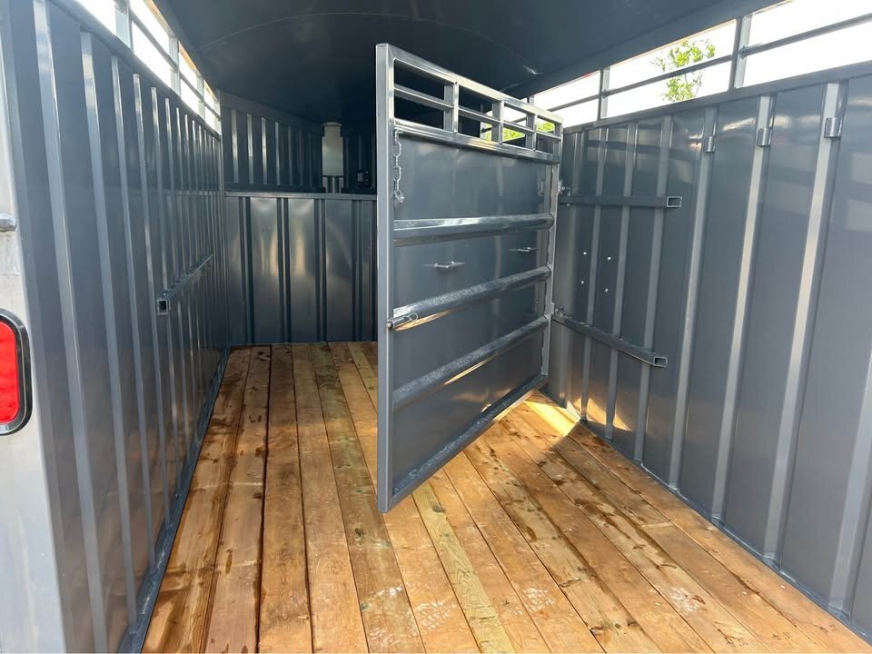 2025 WEBERLANE WLC15 LIVESTOCK TRAILER