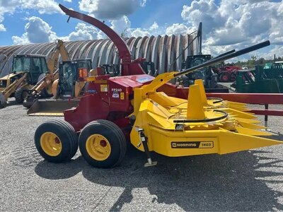 2025 NEW HOLLAND FP240 FORAGE HARVESTER & HORNING 1403-3 CORN HEAD