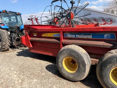2011 NEW HOLLAND 195 MANURE SPREADER