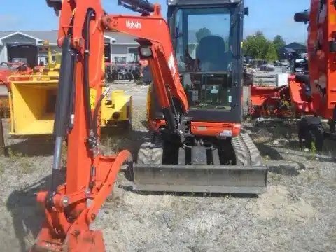 2022 Kubota U27 4