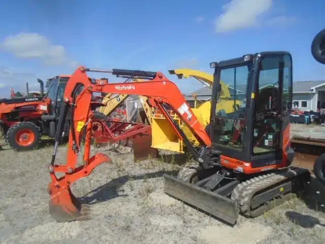 2022 Kubota U27 4