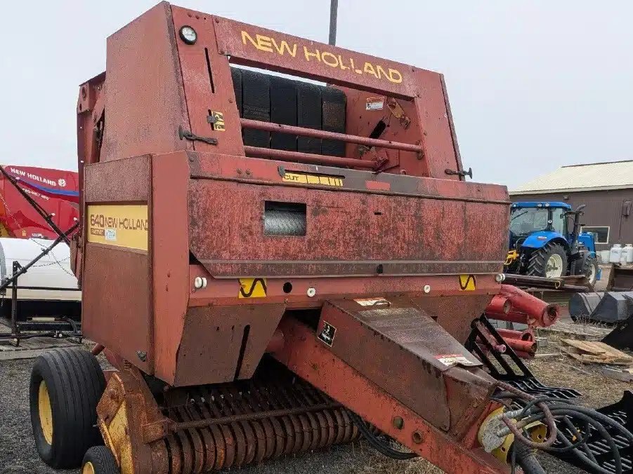 1993 New Holland 640