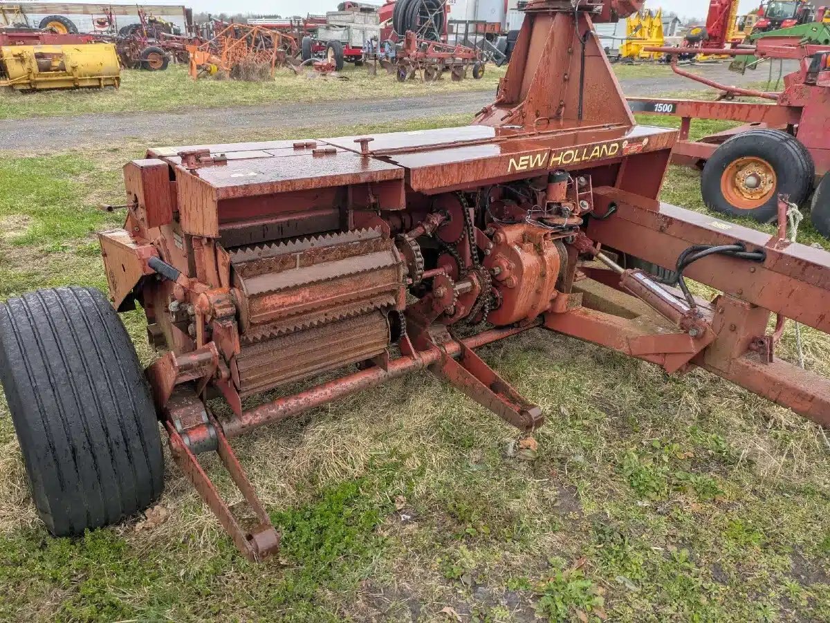 1982 New Holland 892