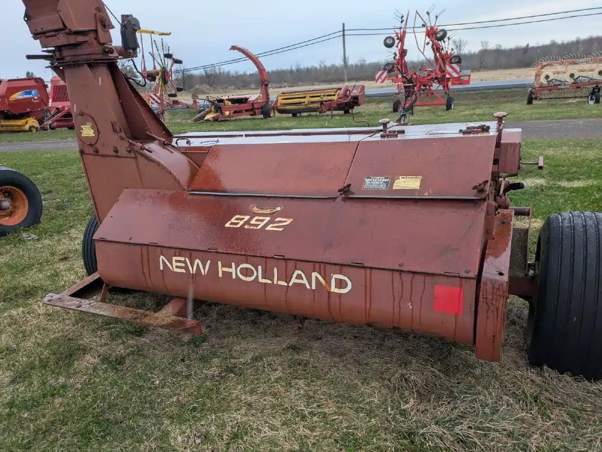 1982 New Holland 892