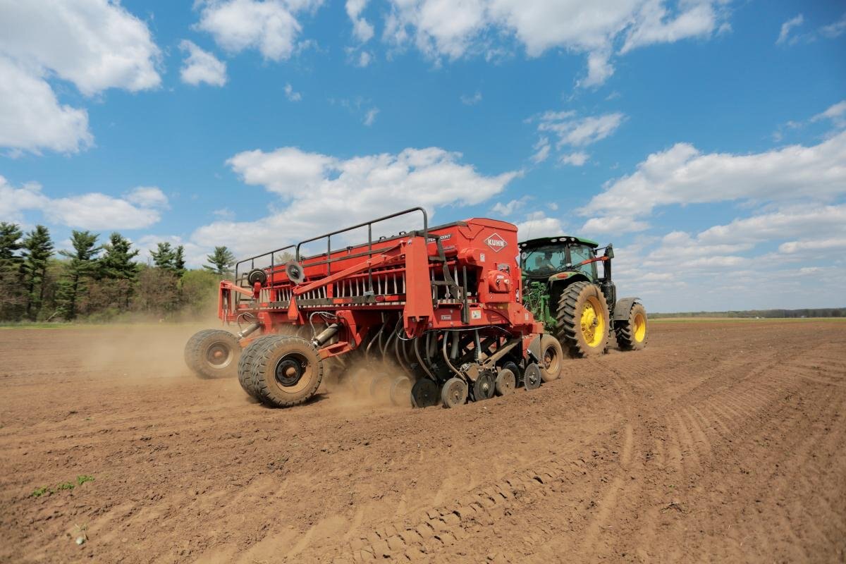 Kuhn 9400NT 12.5’ – 7.5”/10” SPACING