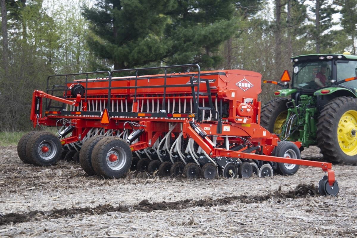 Kuhn 9400NT 10’ – 7.5”/10” SPACING