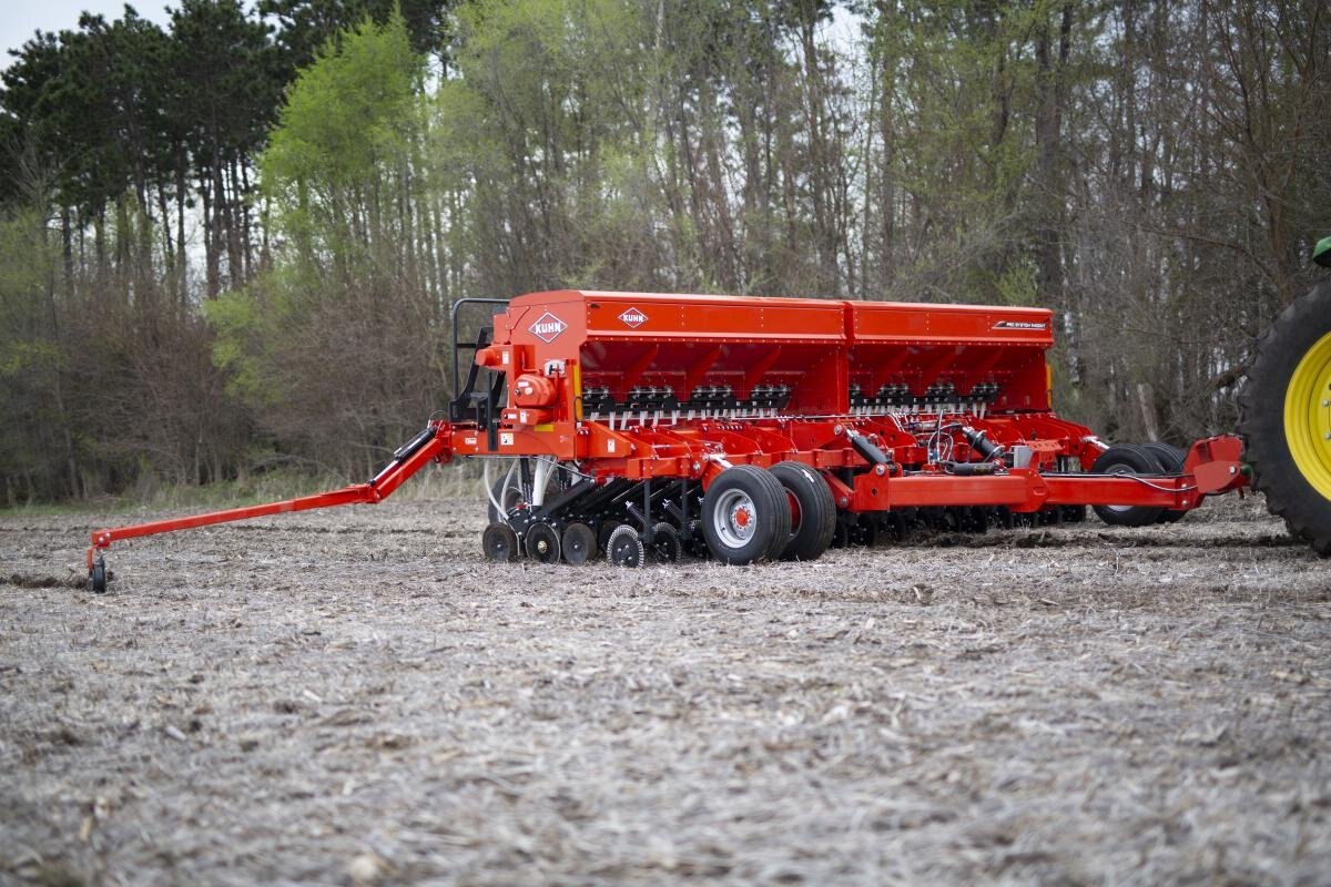 Kuhn 9400NT 10’ – 7.5”/10” SPACING