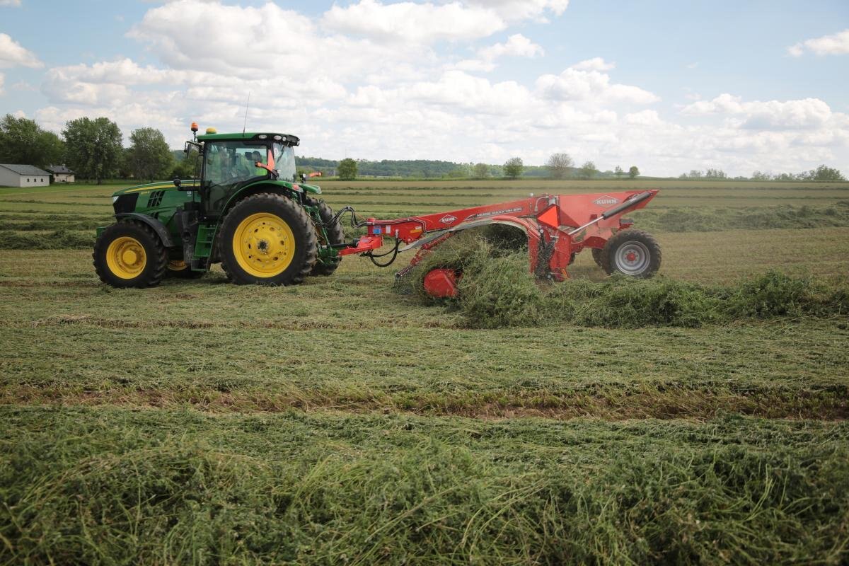 Kuhn MM 890