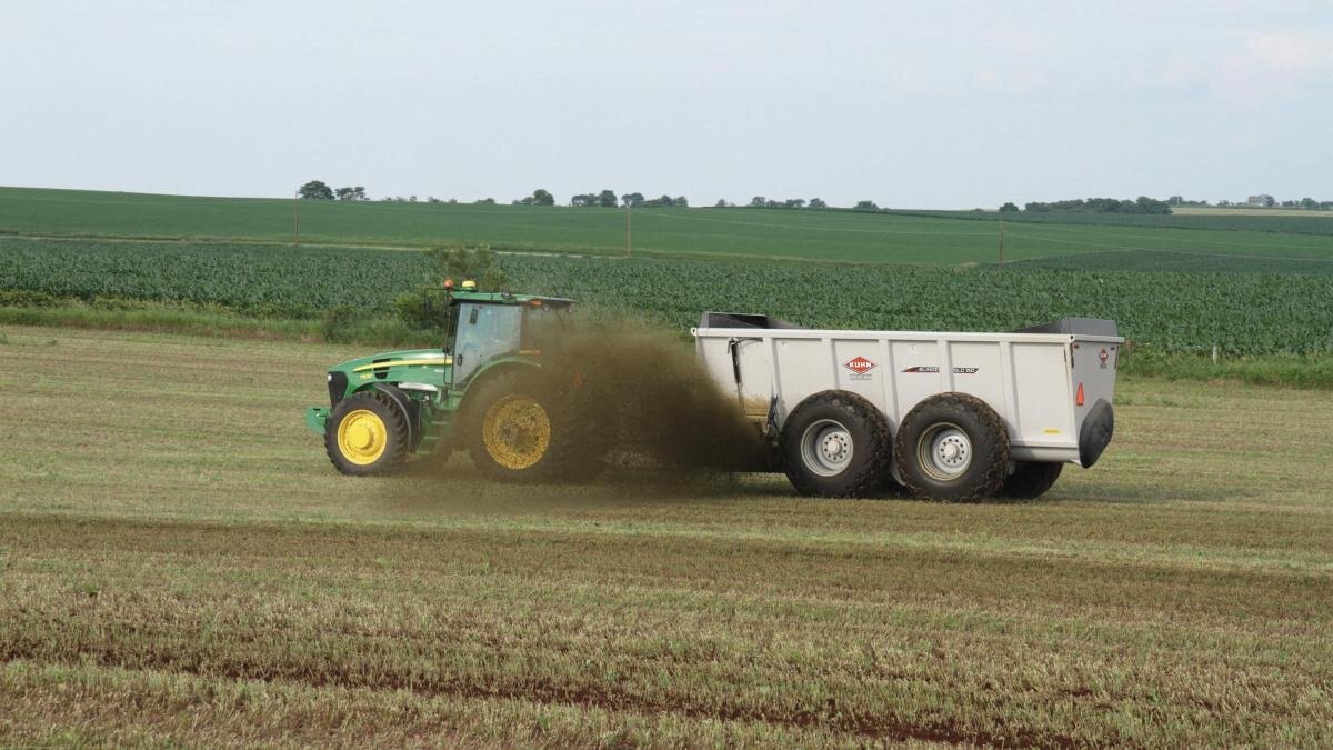 Kuhn SLC 126 10 BOLT TRAILER