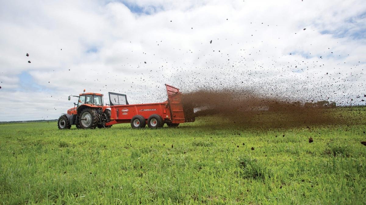 Kuhn PS 235 TRAILER HORIZONTAL/VERTICAL