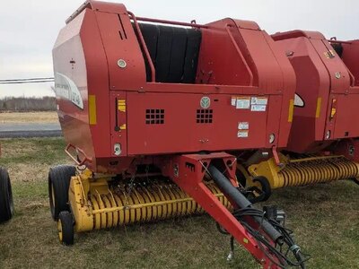 2006 New Holland BR740A