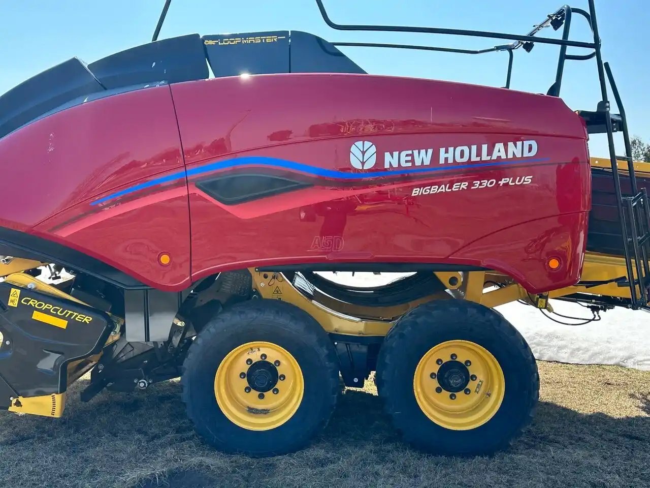 2022 New Holland 330R PLUS