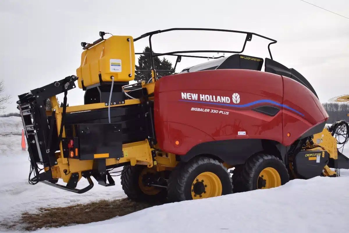 2022 New Holland 330R PLUS