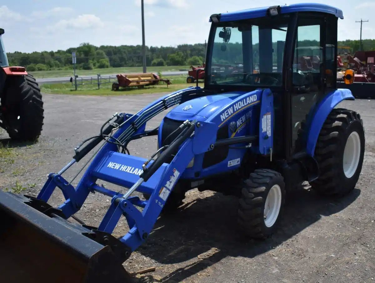 2018 New Holland Boomer 33