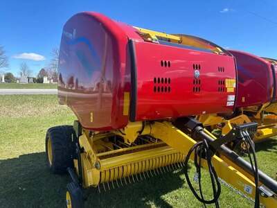 2023 New Holland RB450