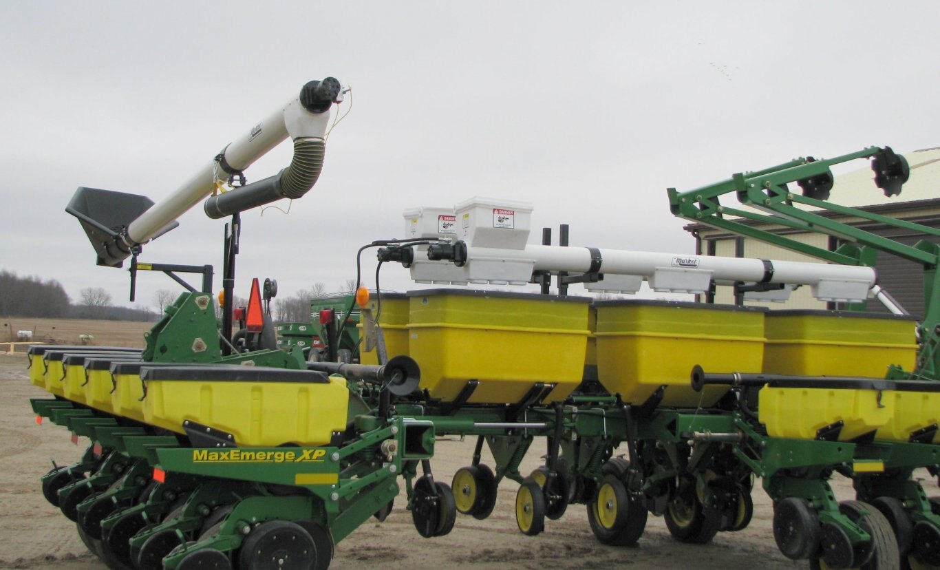 Market Planter Cross Augers