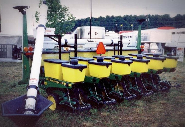 Market Planter Cross Augers