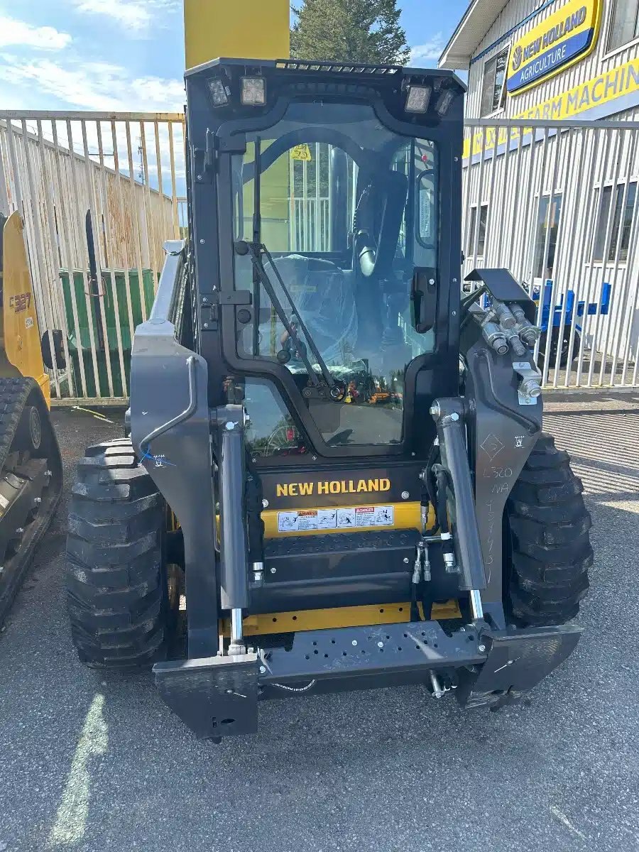 2024 New Holland L320