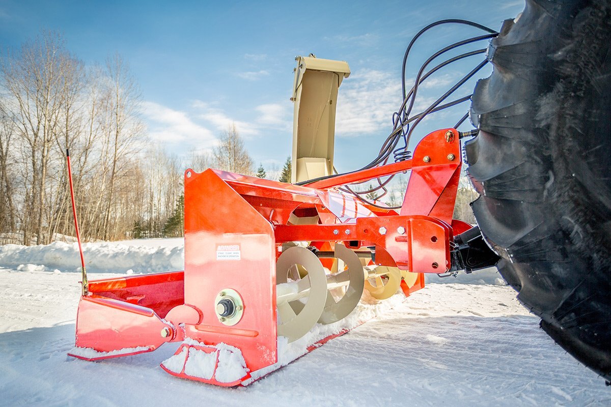 Farm king PULL TYPE SNOWBLOWER 840