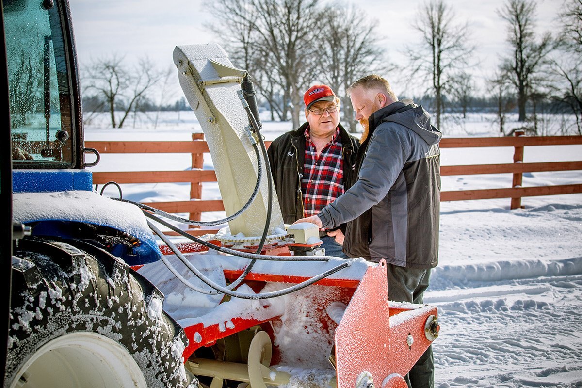 Farm king PULL TYPE SNOWBLOWER 740