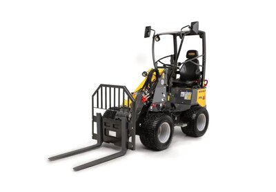 New Holland Small Articulated Loaders ML12