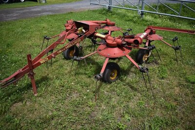 1998 New Holland 163