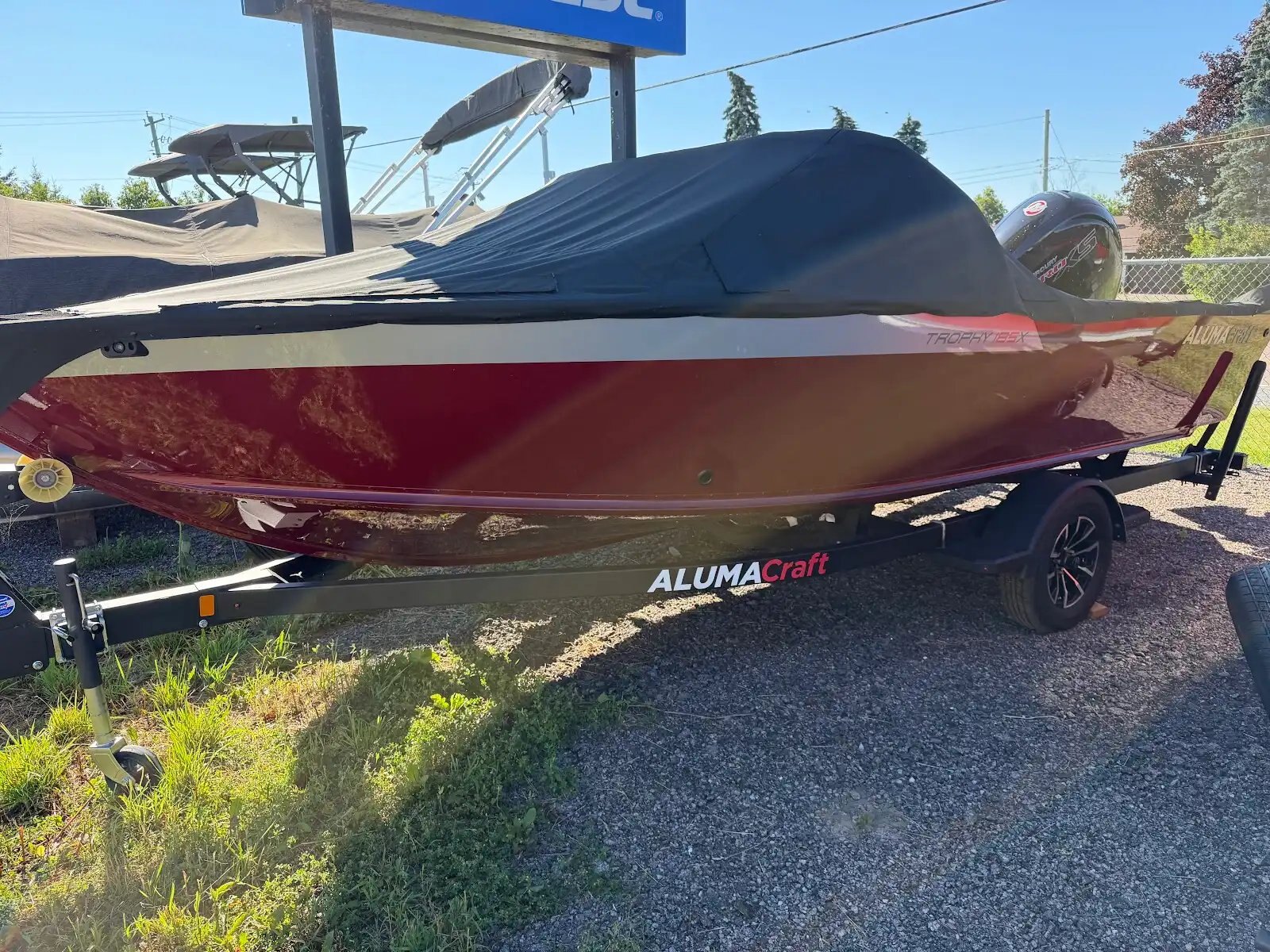 2026 Alumacraft Trophy 185X Sport GARNET RED