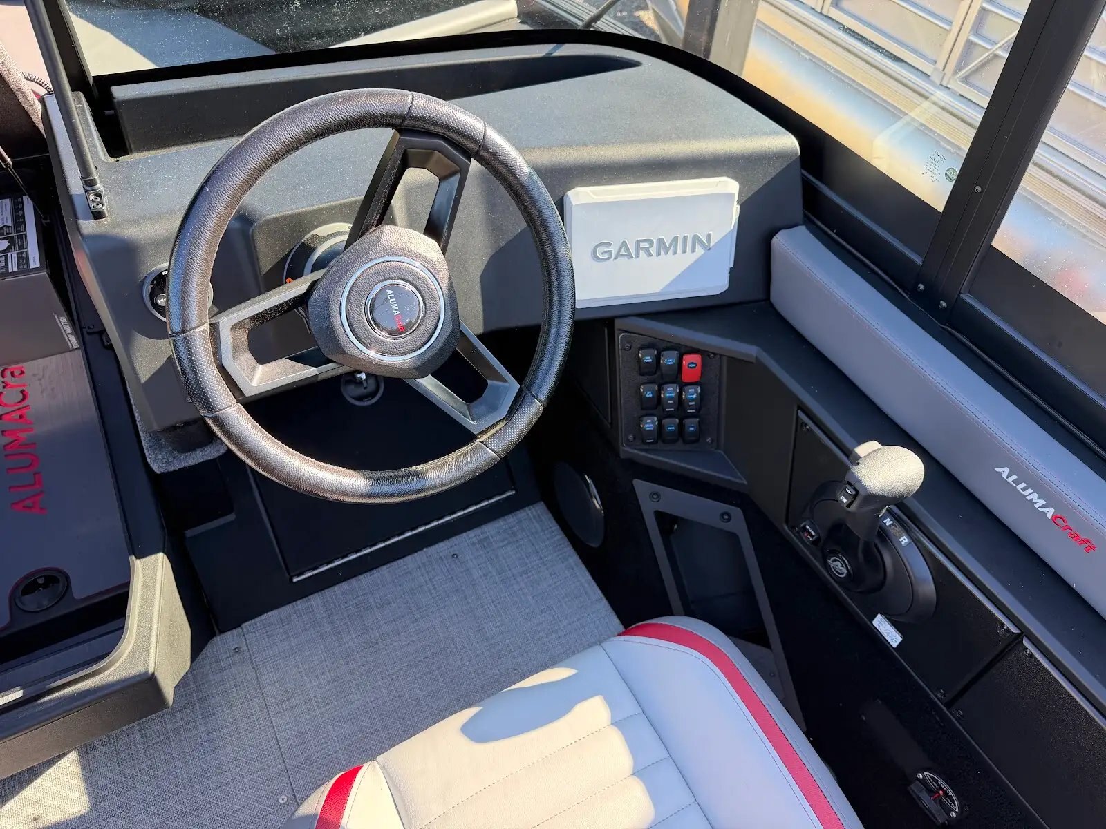 2026 Alumacraft Trophy 185X Sport GARNET RED