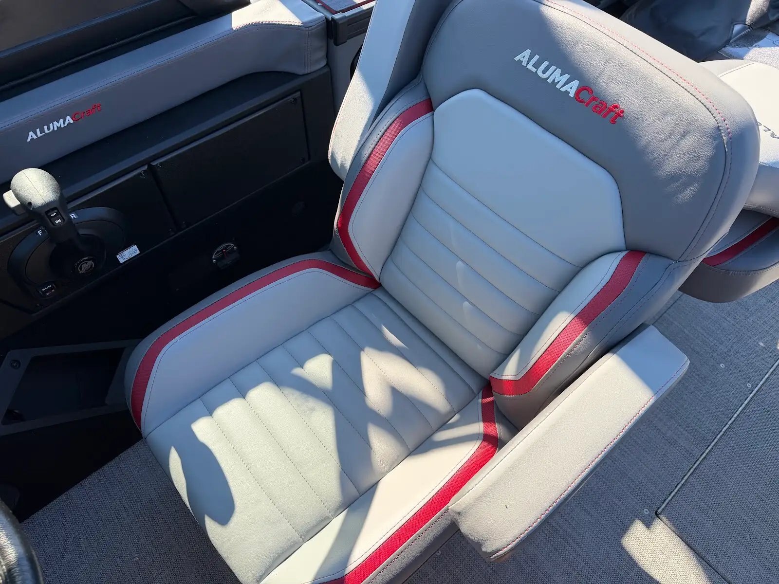 2026 Alumacraft Trophy 185X Sport GARNET RED